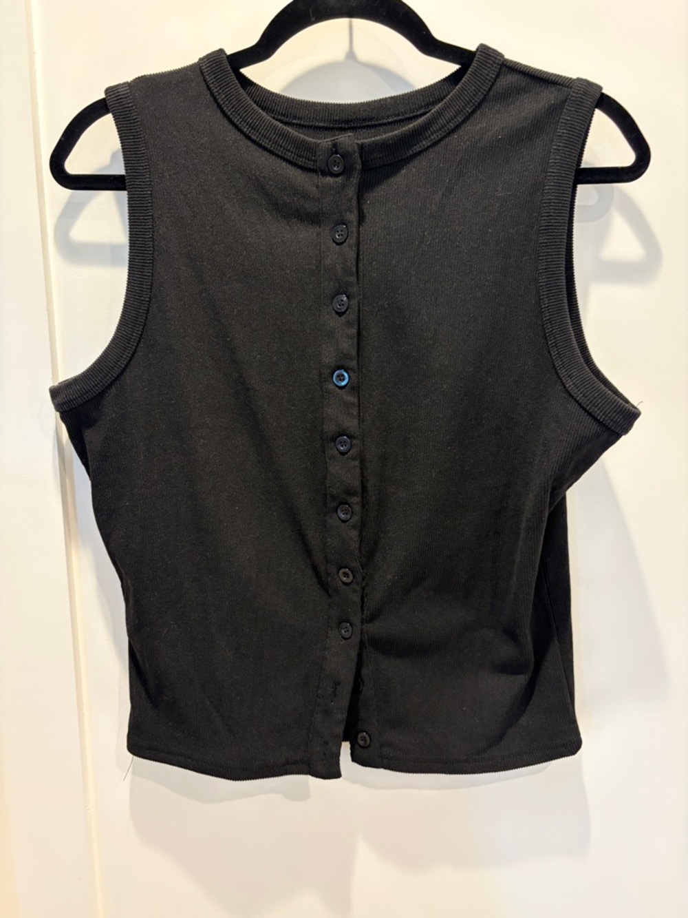 Black Ribbed Button-Back Sleeveless Tank Top
